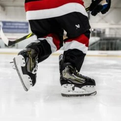 Bauer Supreme M40 Ishockeyskøjter Youth -Rexhockey bauer supreme m40 skates yth action